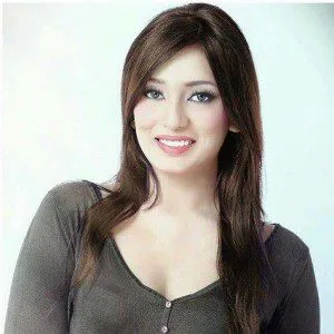 haniya khan 1